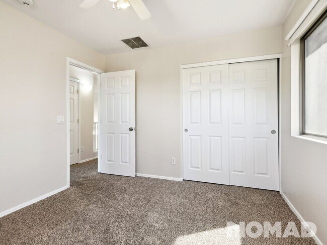 Building Photo - 4 Bedroom Single Family Home in Litchfield Park