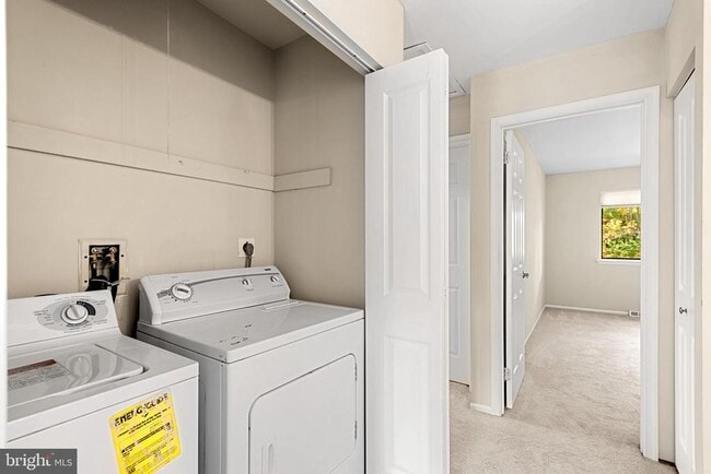 Building Photo - 201 Fairfax Ct