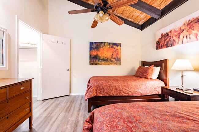 Building Photo - 2305 Trailside Dr