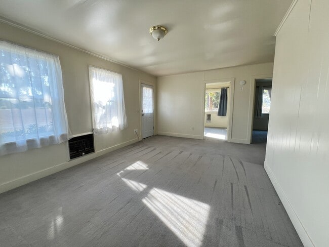 Building Photo - 13799 Myers Ln S