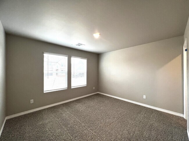 Building Photo - 2717 Dennis Drive