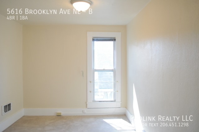 Building Photo - 5616 Brooklyn Ave NE