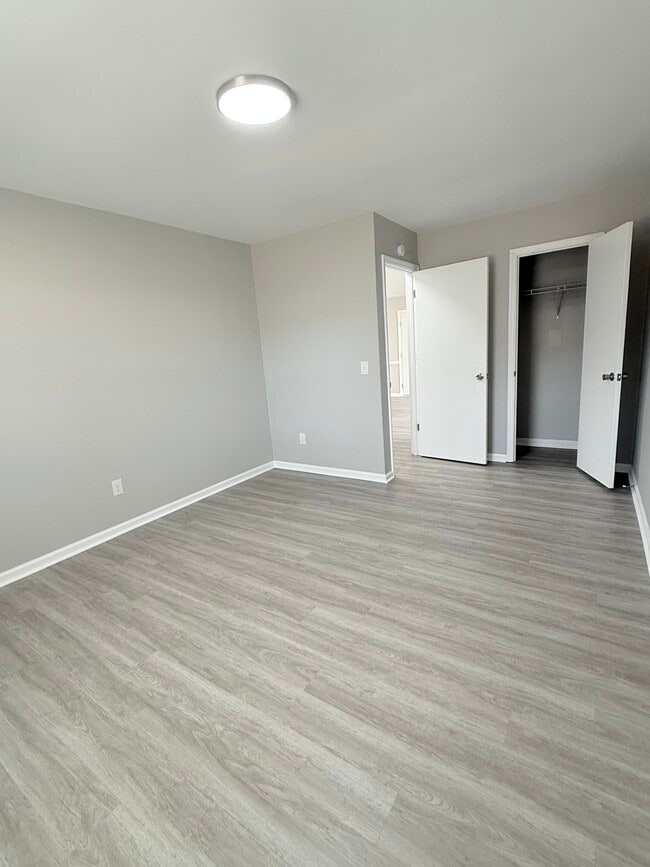 Building Photo - 620 Scott St