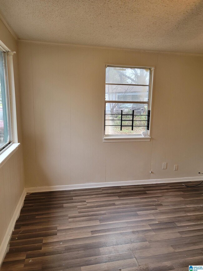 Building Photo - 1405 Woodward Rd