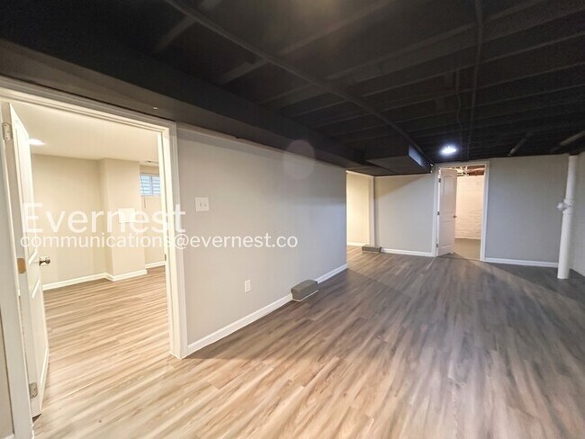 Building Photo - 5336 West Ave