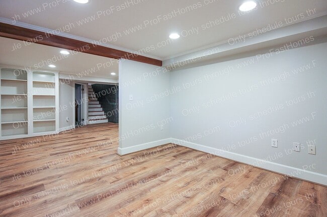 Building Photo - 2714 SE 48th Av