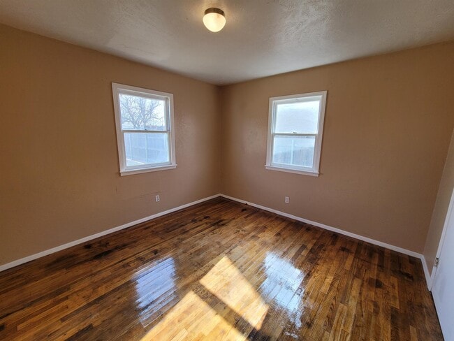 Building Photo - 1012 E Brazos St