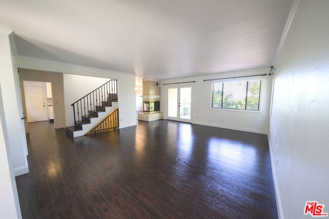 Building Photo - 728 Montecito Dr