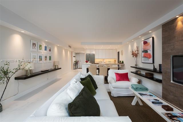 Building Photo - 161 Crandon Blvd