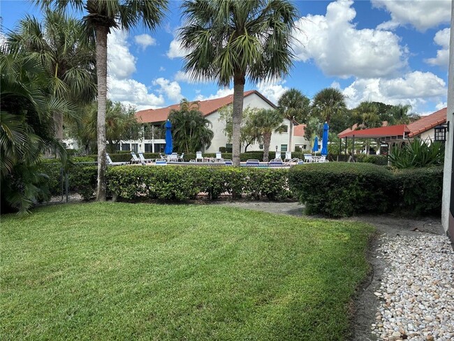 Building Photo - 750 Avenida Estancias