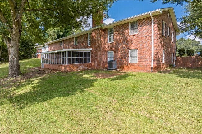 Building Photo - 2174 GA-323