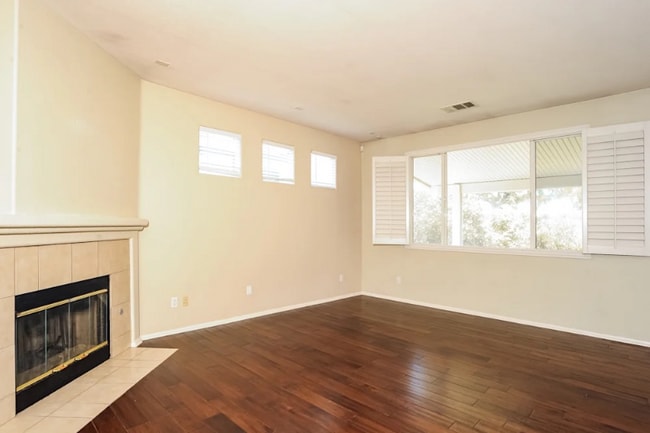 Building Photo - 4551 Jade Ct