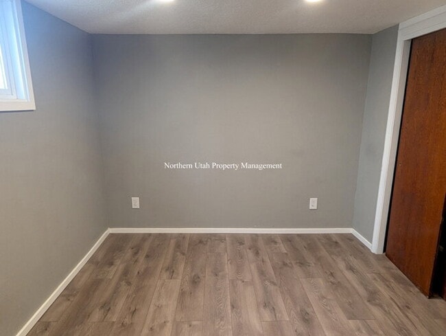 Building Photo - 3 bed 2 bath home