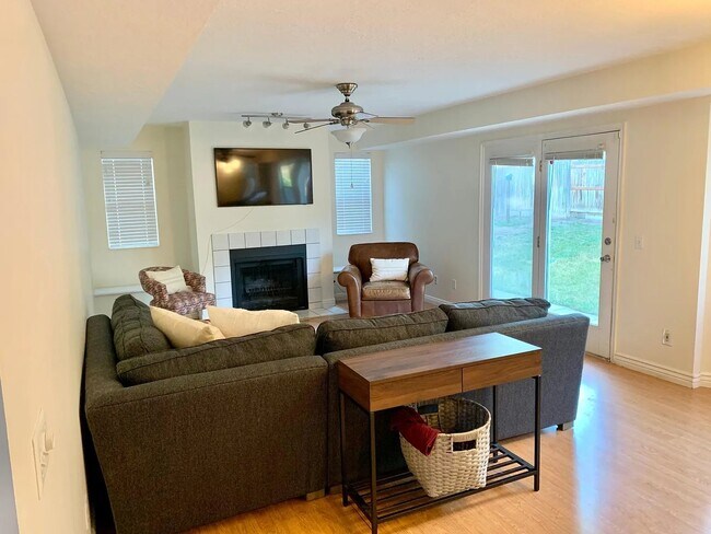 Building Photo - 10361 Ashley Park Dr