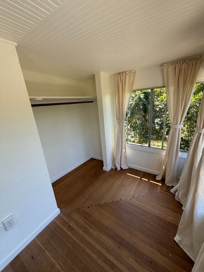 Building Photo - Quaint 2BD/1BA house in La Mesa Village available now for a 1-year lease!
