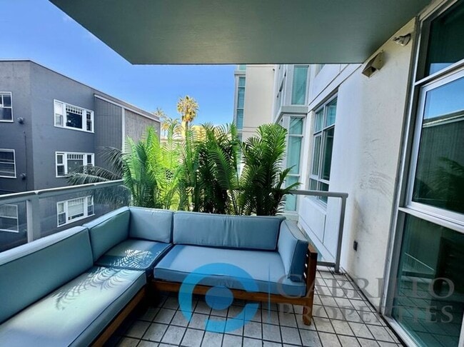 Building Photo - 850 Beech St