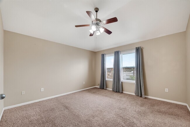 Building Photo - 1143 3ks St