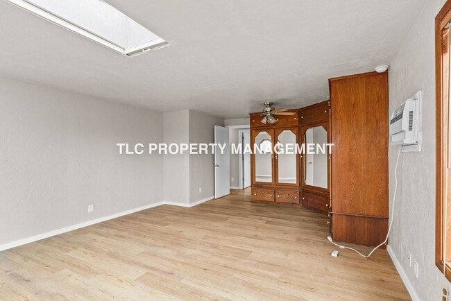 Building Photo - 2082 Ohio St