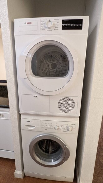 Building Photo - 4681 Albany Cir