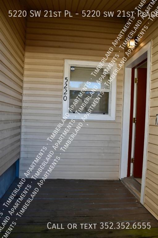 Building Photo - 5220 SW 21st Pl