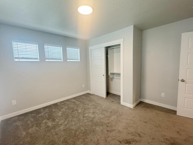 Building Photo - 9847 Alder Ln