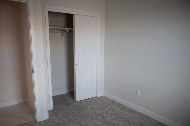 Building Photo - 3007 San Jenaro Dr