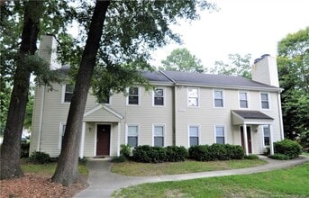 Building Photo - 3901 Lexington Dr