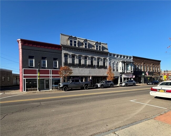 Primary Photo - 118 S Main St