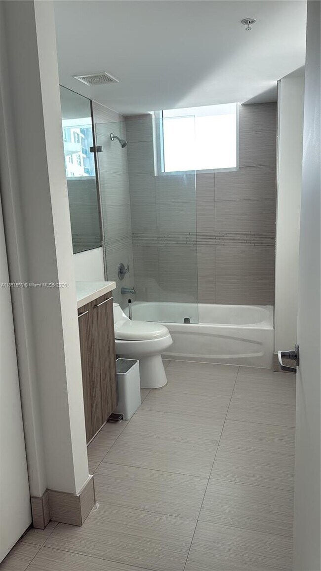 Building Photo - 6700 Indian Creek Dr