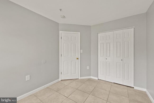 Building Photo - 1830 Webster Pl SE
