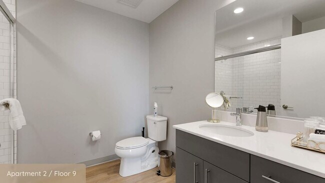 Building Photo - 853 W Blackhawk St