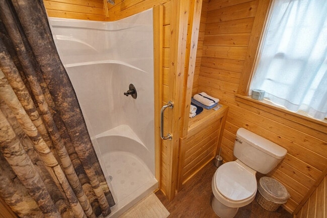 Building Photo - 299 Willow Springs Dr