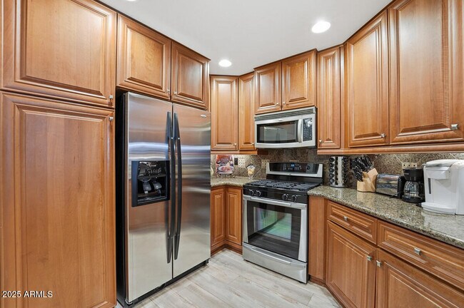 Building Photo - 5350 E Deer Valley Dr