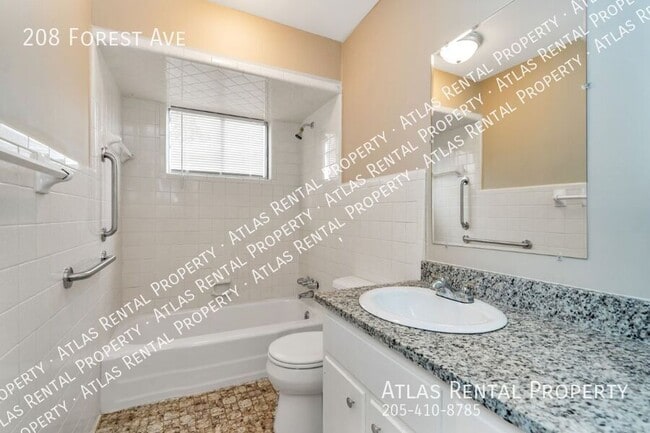 Building Photo - 208 Forest Ave