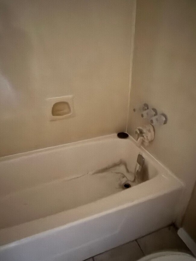 Building Photo - Low maintenance condo living may be right for you!