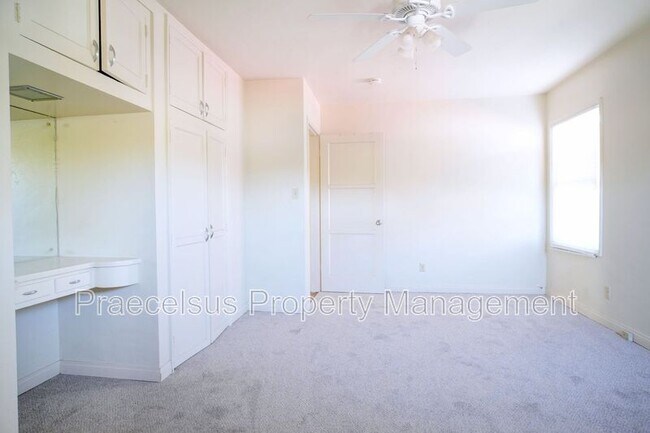 Building Photo - 5021 Garfield St