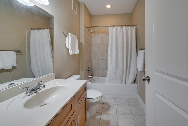 Building Photo - 3127 Long Blvd