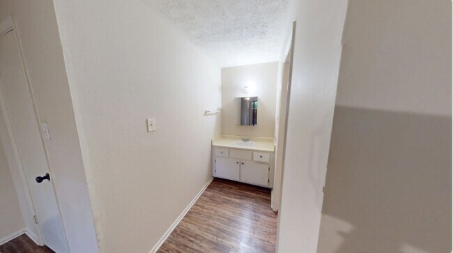 Building Photo - 1107 Verde Dr