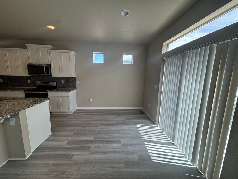 Building Photo - 6153 Callan Dr