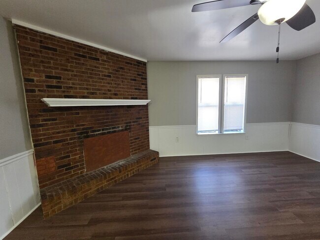 Building Photo - 5787 Northland Dr