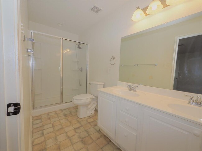 Building Photo - 4604 Woodstock Dr