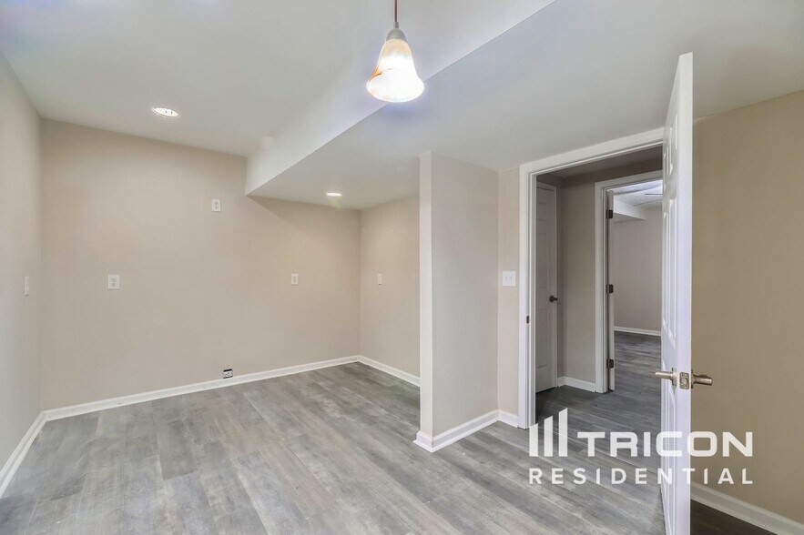 Building Photo - 100 Hillcrest Point