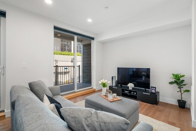 Building Photo - 50 Hichborn St