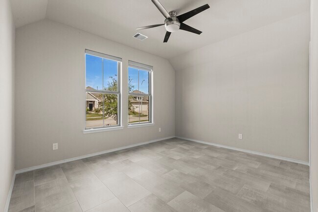 Building Photo - 25402 Kidwiler Dr