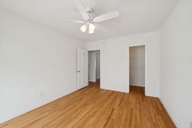 Building Photo - 11613 Moorpark St