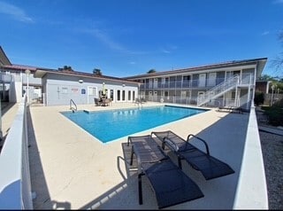 Building Photo - 1664 Beach Blvd