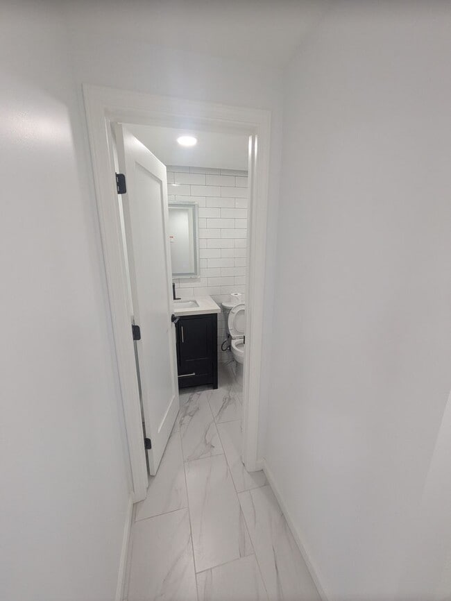 Building Photo - Charming 2/1 bath ADU- in an Ideal Location close to down town Claremont!