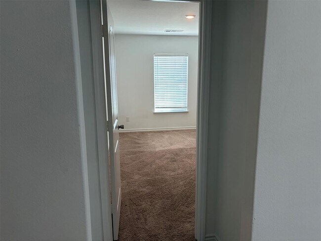 Building Photo - 14213 Prairie Sod Ln