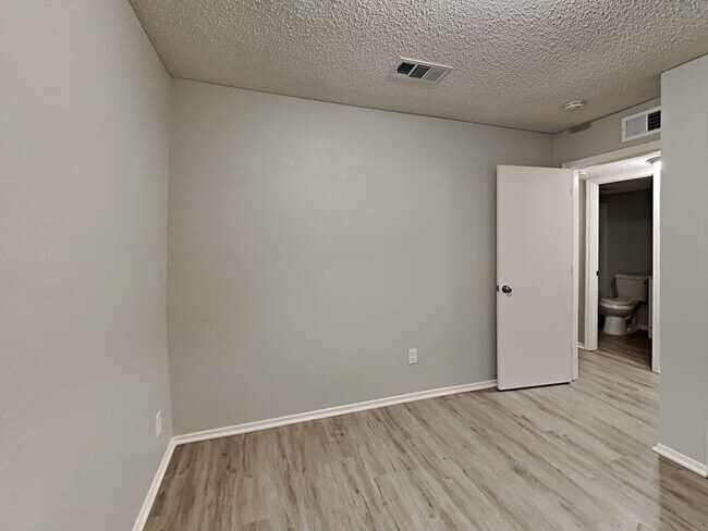 Building Photo - Newly Renovated Single Family Home | 3 BR/2BA | Near Downtown Dallas!