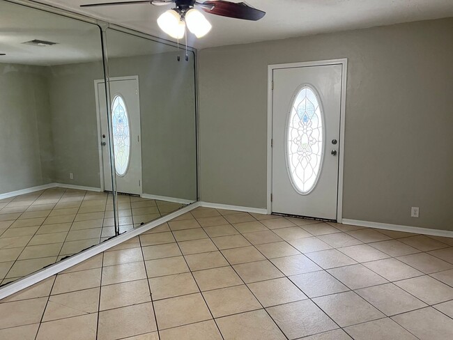 Building Photo - 3 Bedroom, 1 bath Pool Home in Lake City